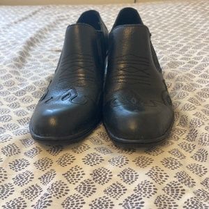 Born women’s western booties